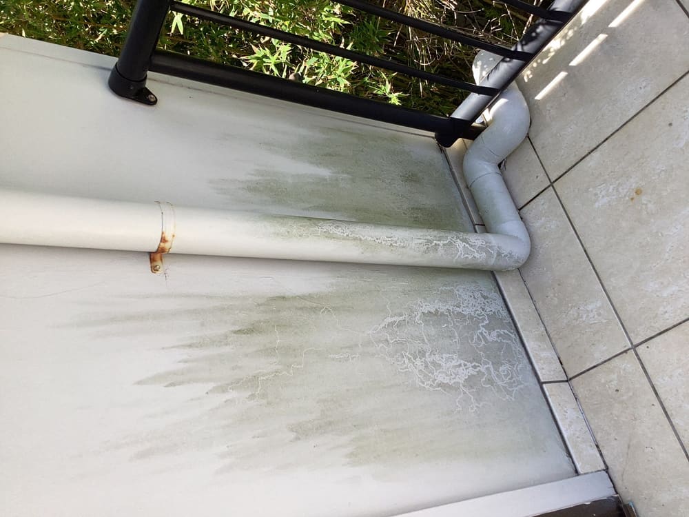 Evidence of water leaking, recorded during a pre-purchase inspection in Surfers Paradise