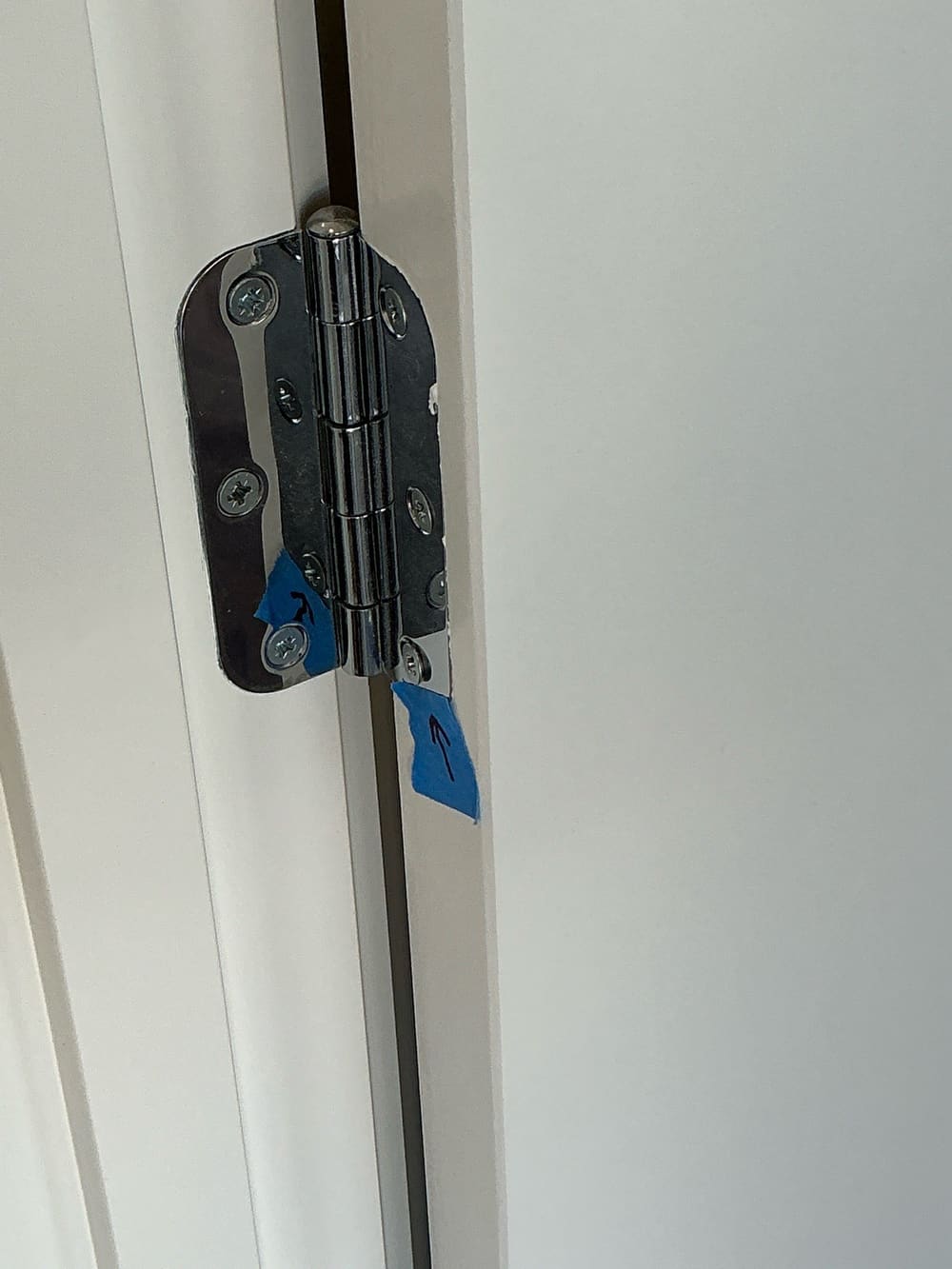 Hinge/screw missing, loose, recorded during a pre-purchase inspection in Morayfield